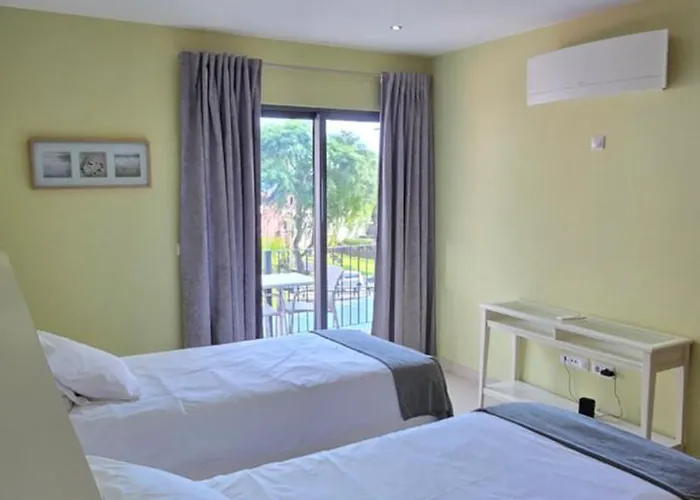 Casa Da Tatil Evi Calheta (Madeira)